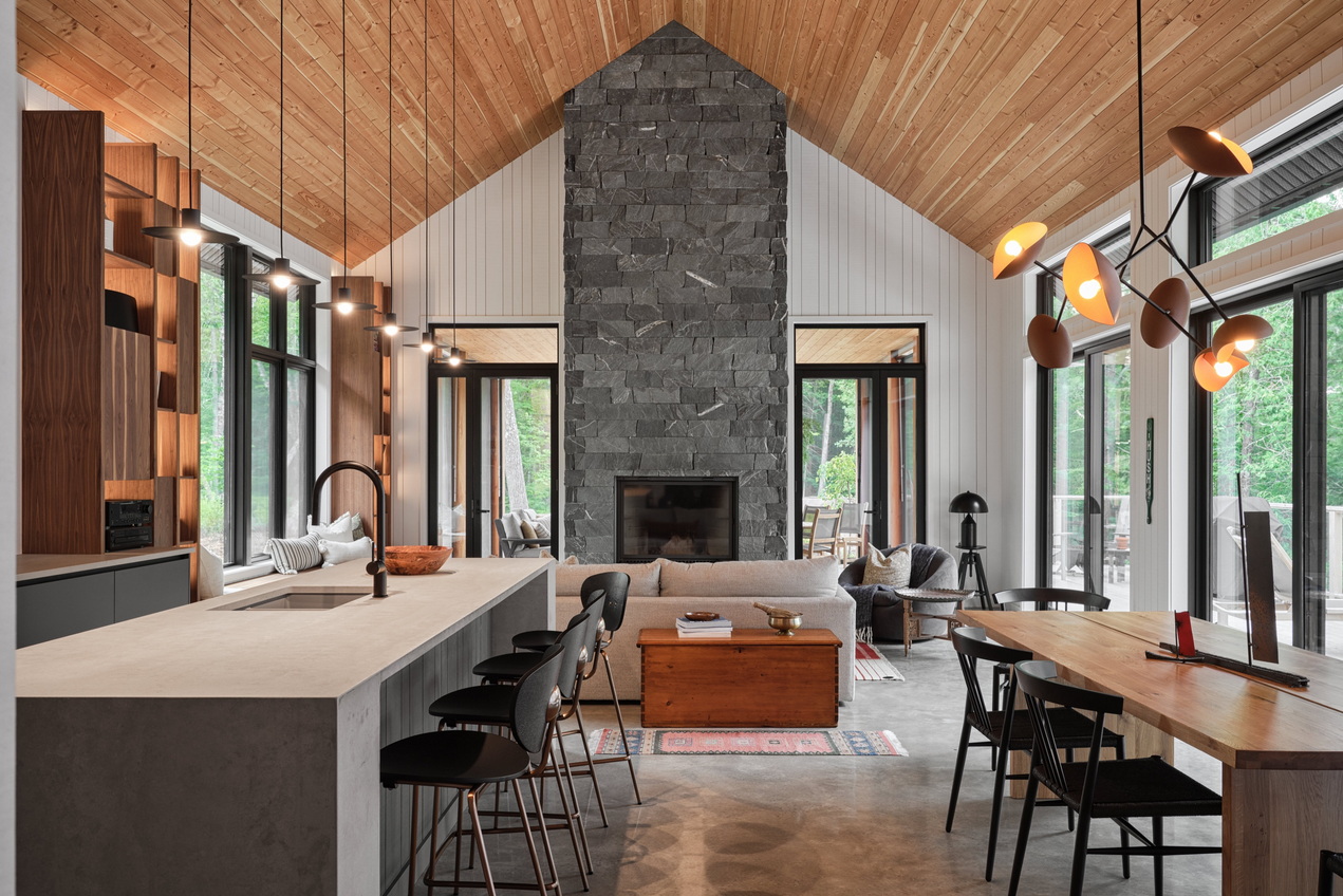 2024 Round 6 all things home people's choice award Ottawa design housing design awards casa verde construction nathan kyle studio flynn architect vaulted ceiling fireplace wood on ceiling