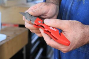 REN essential DIY tools knife