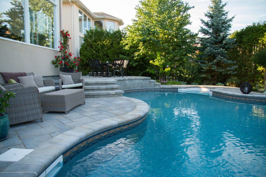 outdoor space Roger Willis Pools & Landscapes ottawa backyard