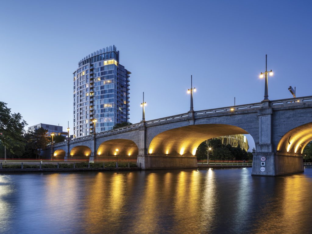 Barry Hobin Ottawa architect lifetime achievement award rideau condo tower lansdowne park the glebe