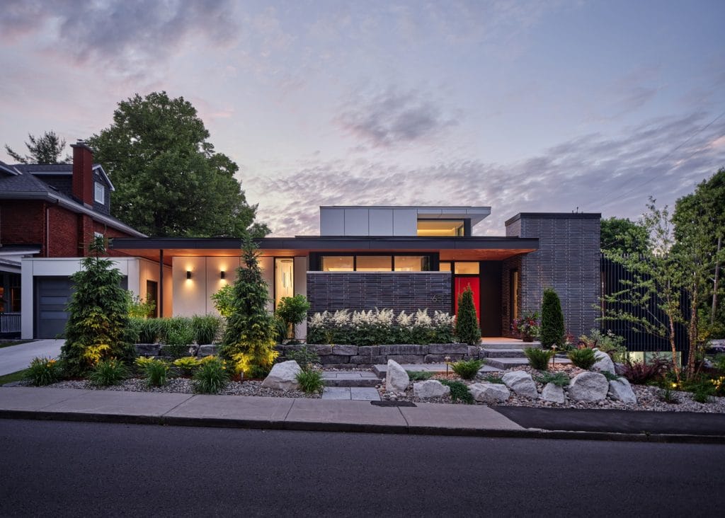 casa verde construction Ottawa housing contemporary bungalow exterior grassless