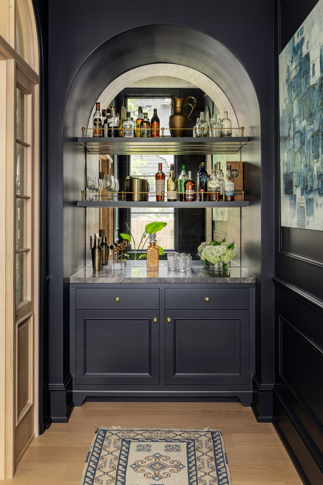 casa verde o’keefe Fiorenza ottawa renovation heritage home remodel award-winning arched alcove butler’s pantry bar black walls