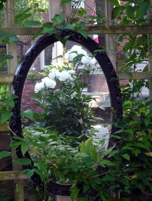Tips for using mirrors in the garden — allthingshome.ca Sue Pitchforth