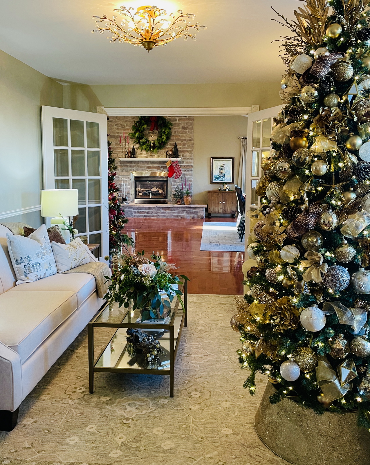 Homes for the Holidays 2022 Christmas tree