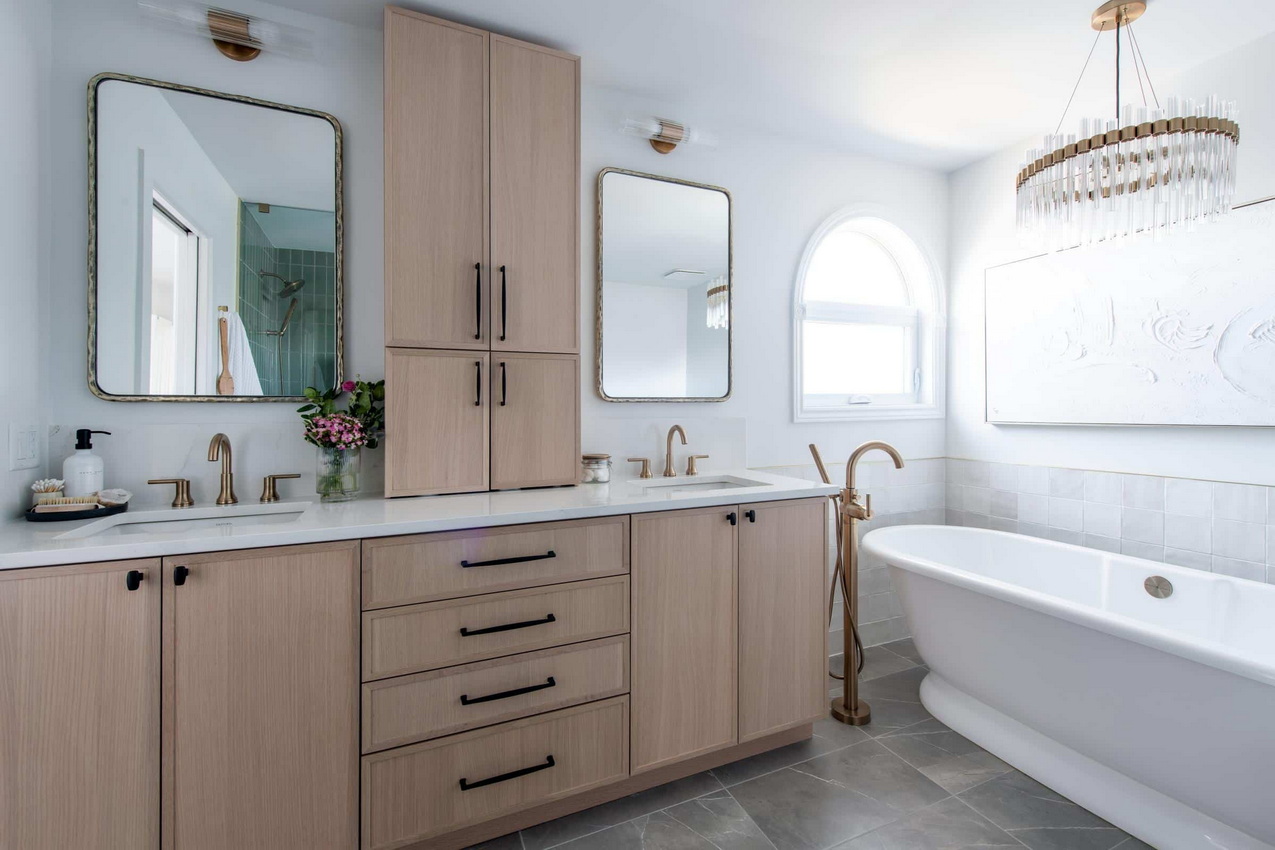 contemporary bathroom standalone tub