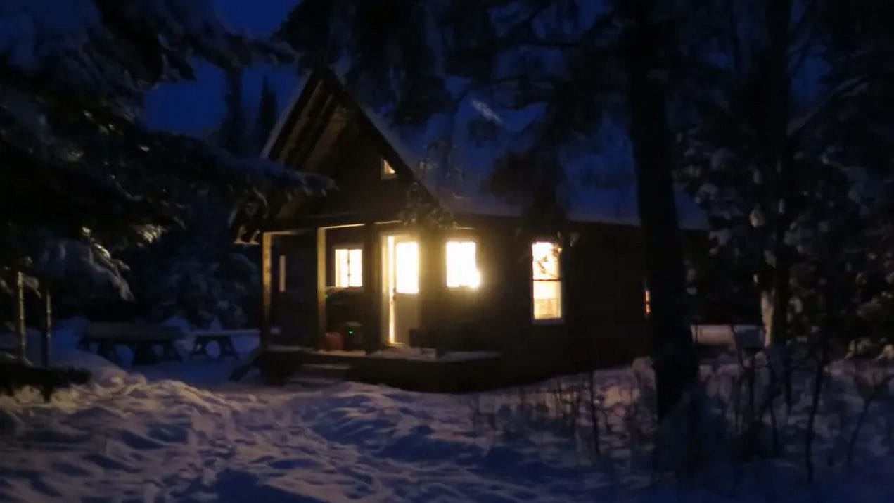 steve maxwell cold climate cabin snow