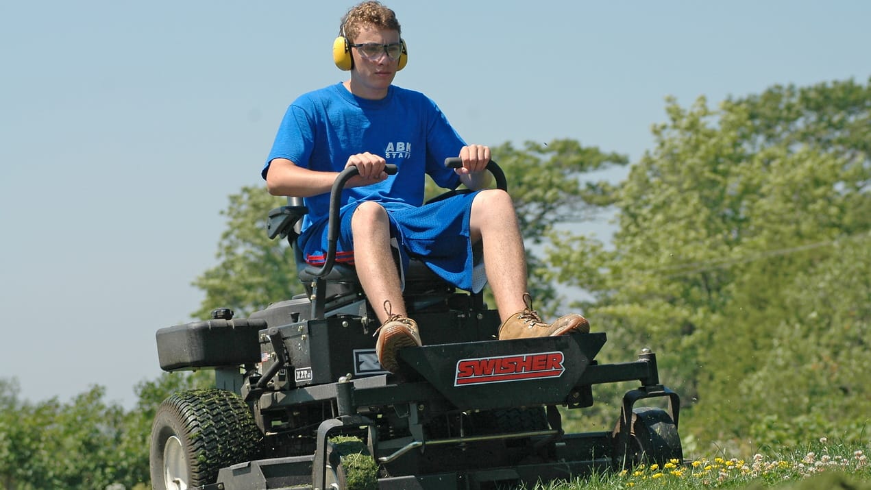 steve maxwell lawn mower tractor