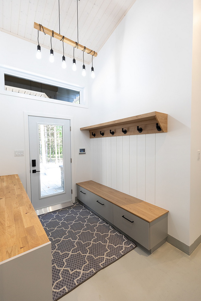 coach house mudroom