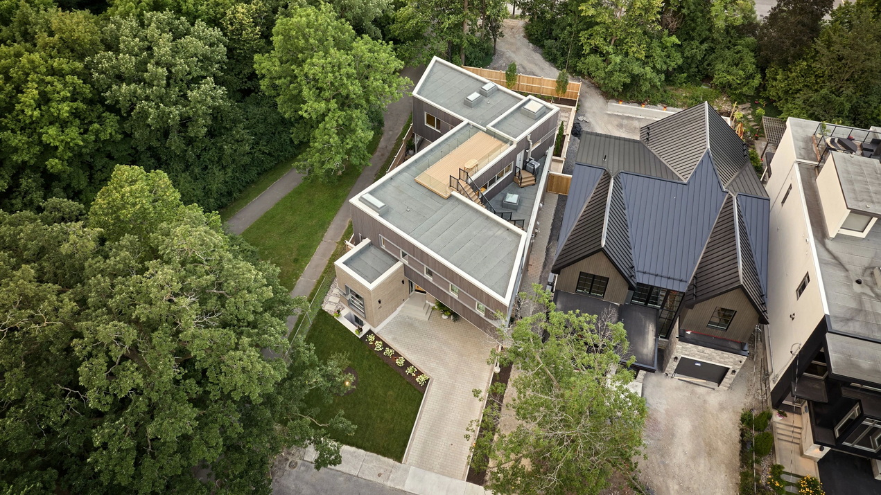 aerial view of a Z-shaped custom home by Linebox Studio and Sanchez Homes