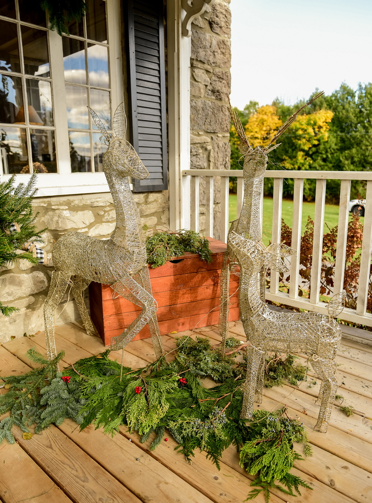 sue pitchforth holiday decor porch