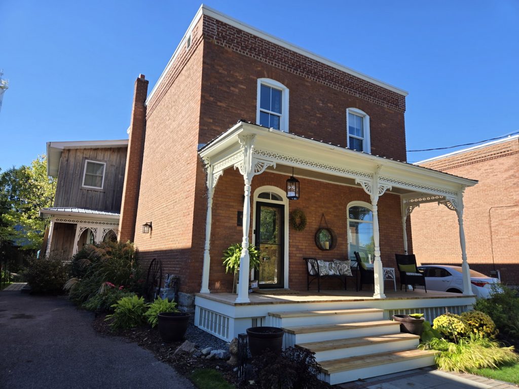 Vankleek Hill Christmas Sue Pitchforth house tour