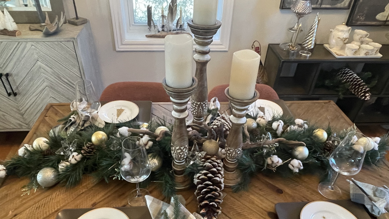 Vankleek Hill Christmas Sue Pitchforth house tour dining table