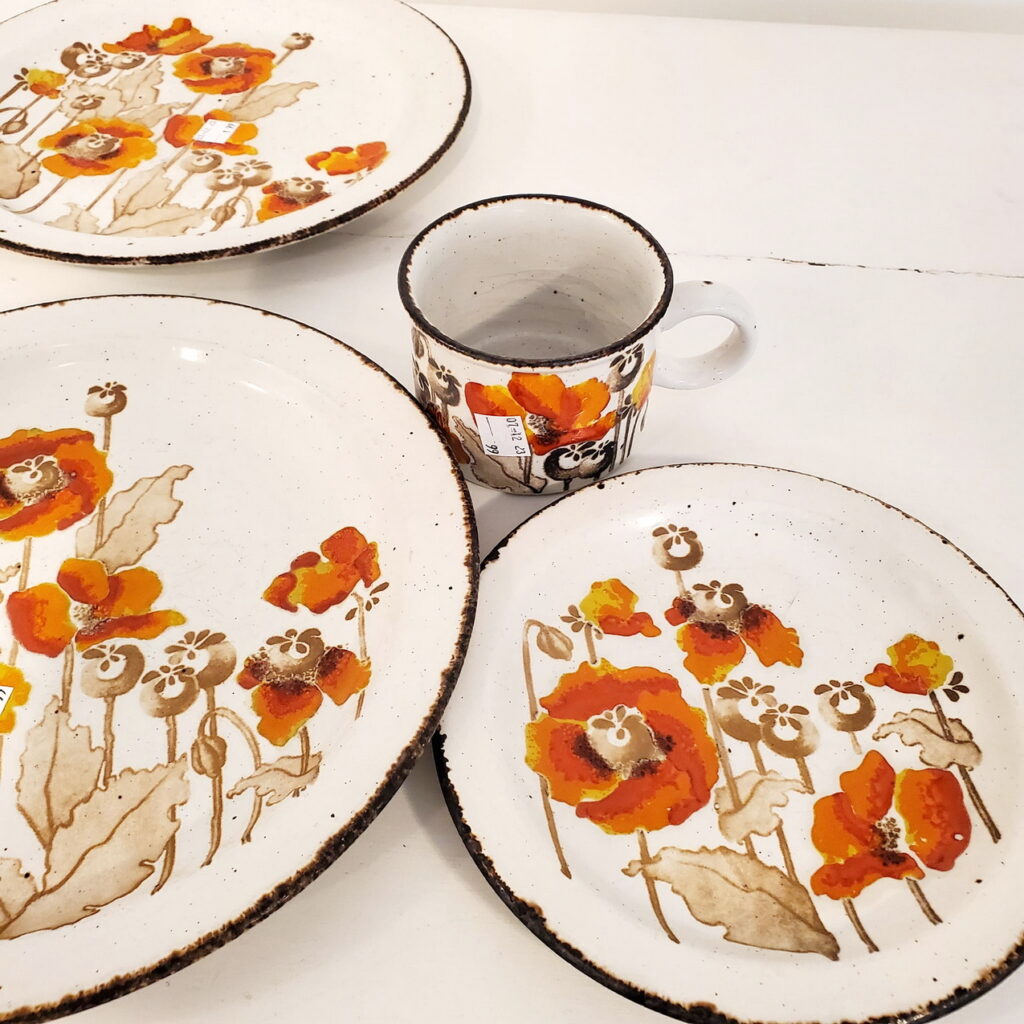 sue pitchforth decorating ideas flower print dishes