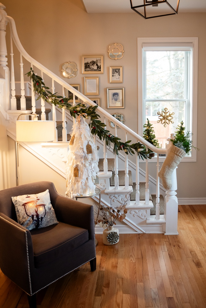 sue pitchforth decorating for the holidays staircase garland