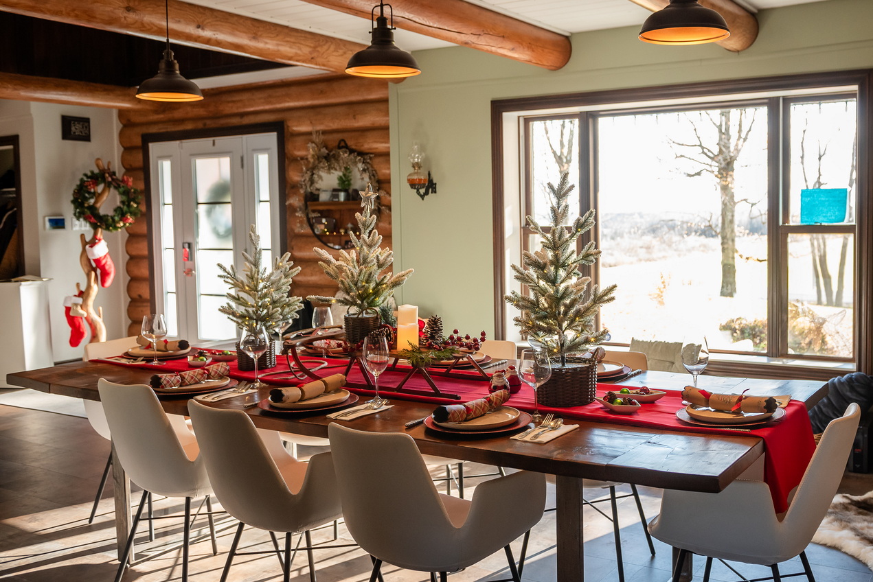 Christmas home tour ideas sue pitchforth decorating for the holidays dining table