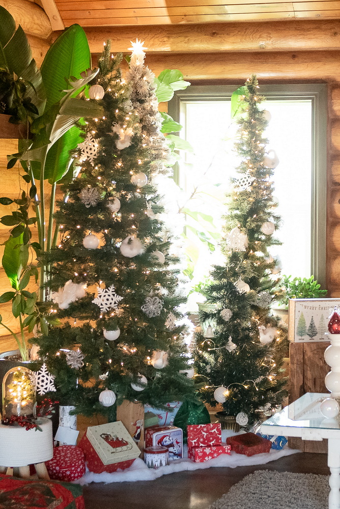 sue pitchforth decorating for the holidays tree