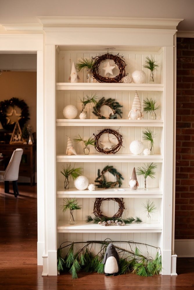 Christmas home tour ideas sue pitchforth decorating for the holidays bookcase wreaths