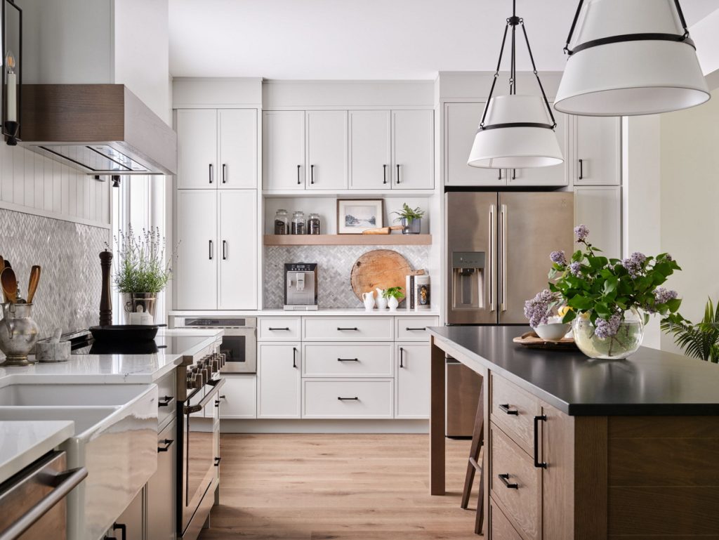 Laurysen at 55 farmhouse kitchen two-tone ottawa apron sink