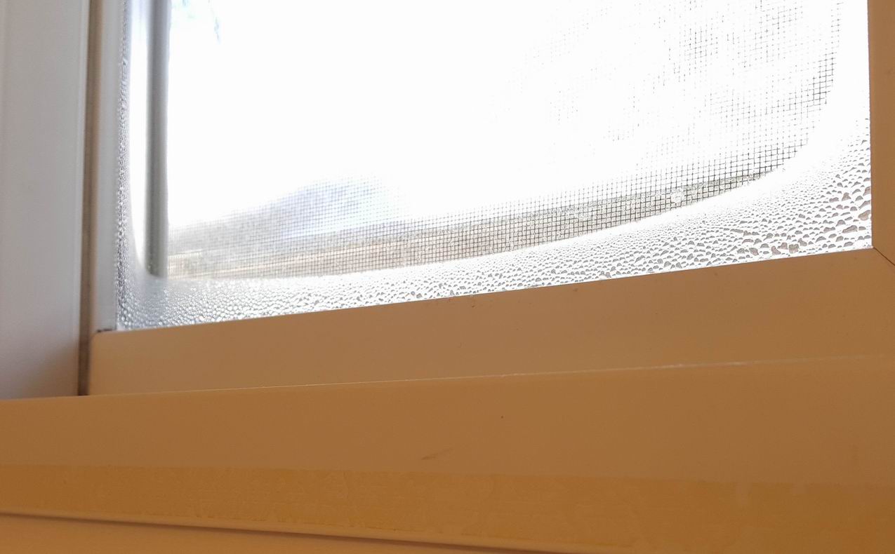 window condensation winter